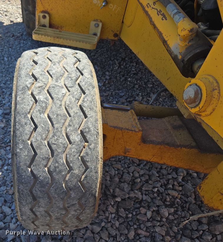 image for item DY0820 1992 John Deere 310D backhoe