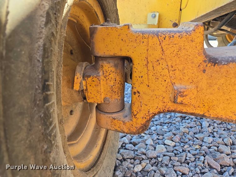 image for item DY0820 1992 John Deere 310D backhoe