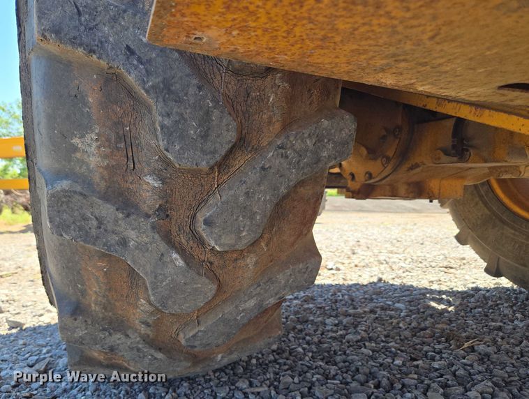 image for item DY0820 1992 John Deere 310D backhoe