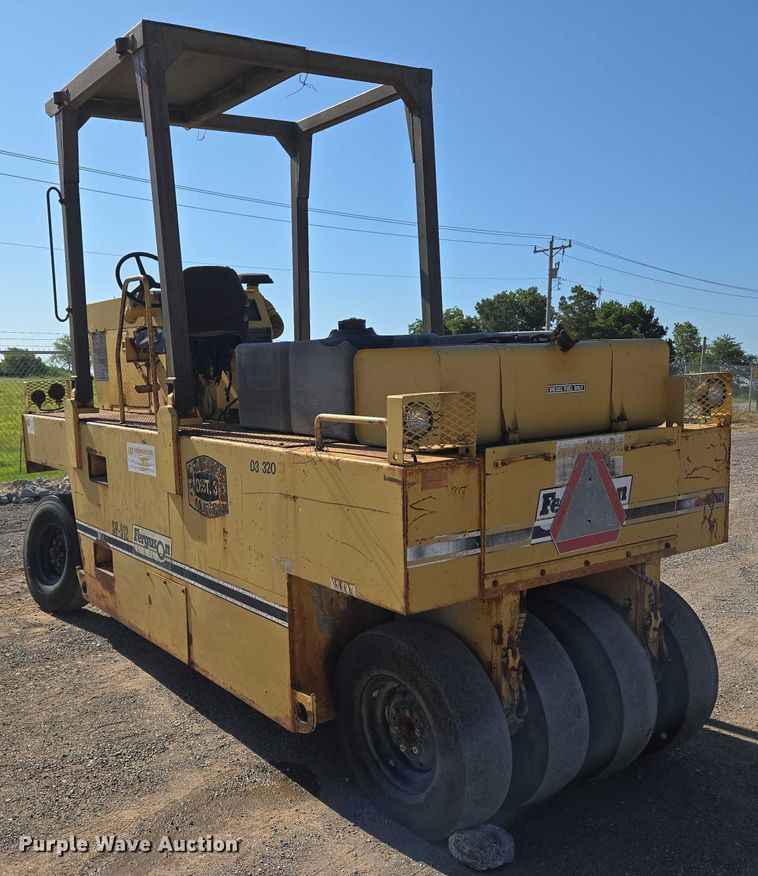 image for item DY0821 Ferguson SP912 pneumatic roller