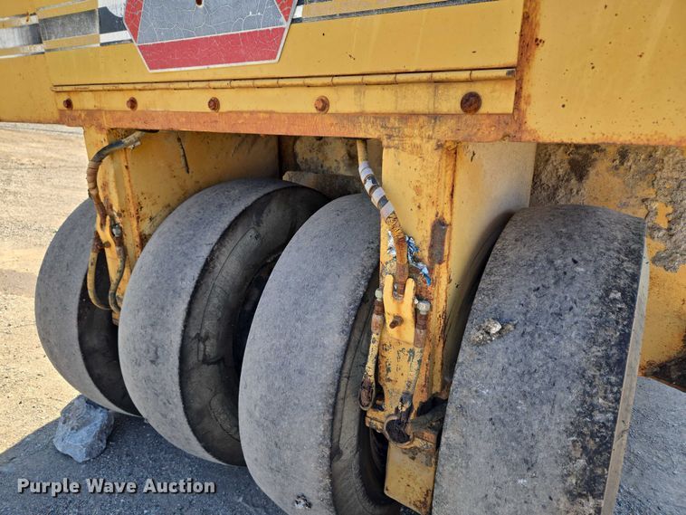 image for item DY0821 Ferguson SP912 pneumatic roller