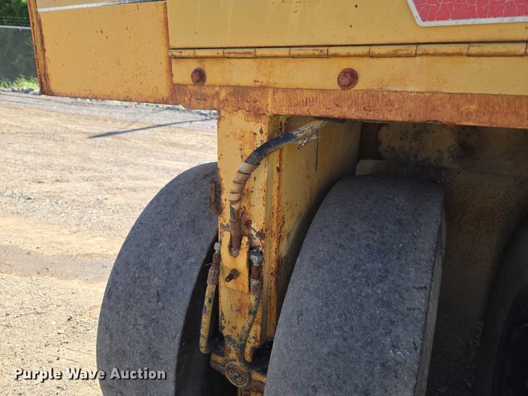 image for item DY0821 Ferguson SP912 pneumatic roller