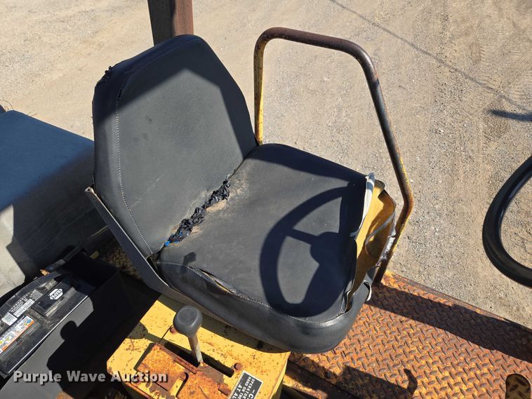 image for item DY0821 Ferguson SP912 pneumatic roller