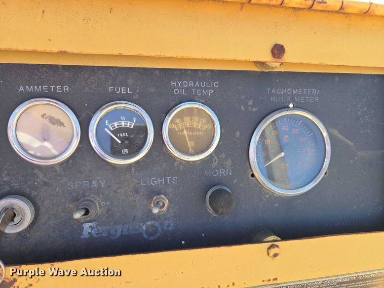 image for item DY0821 Ferguson SP912 pneumatic roller