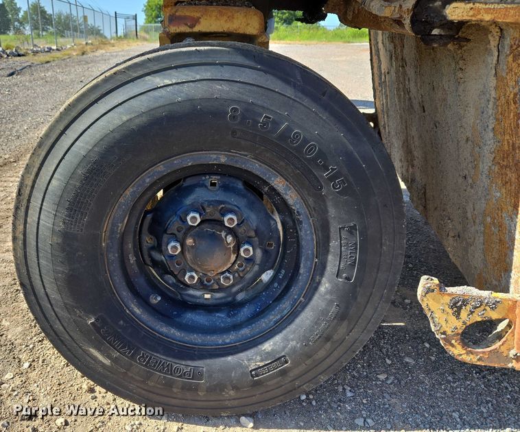 image for item DY0821 Ferguson SP912 pneumatic roller