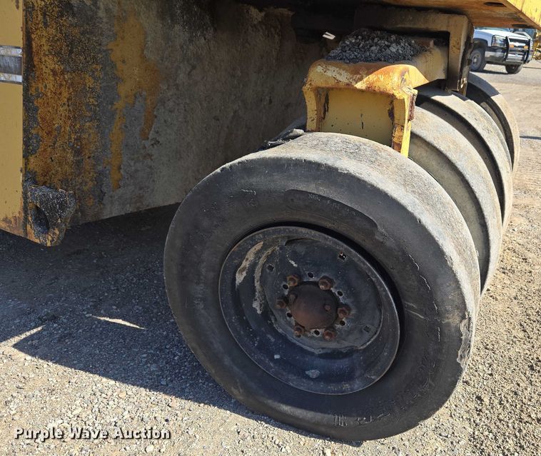 image for item DY0821 Ferguson SP912 pneumatic roller