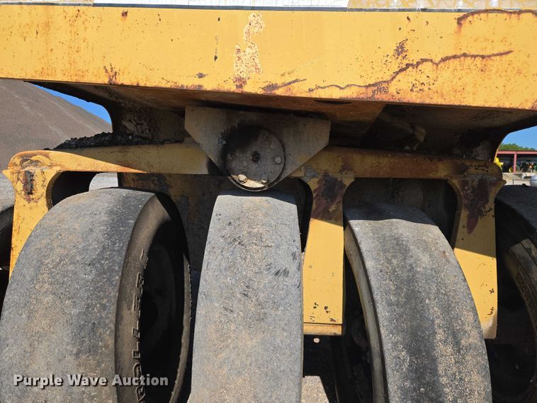 image for item DY0821 Ferguson SP912 pneumatic roller