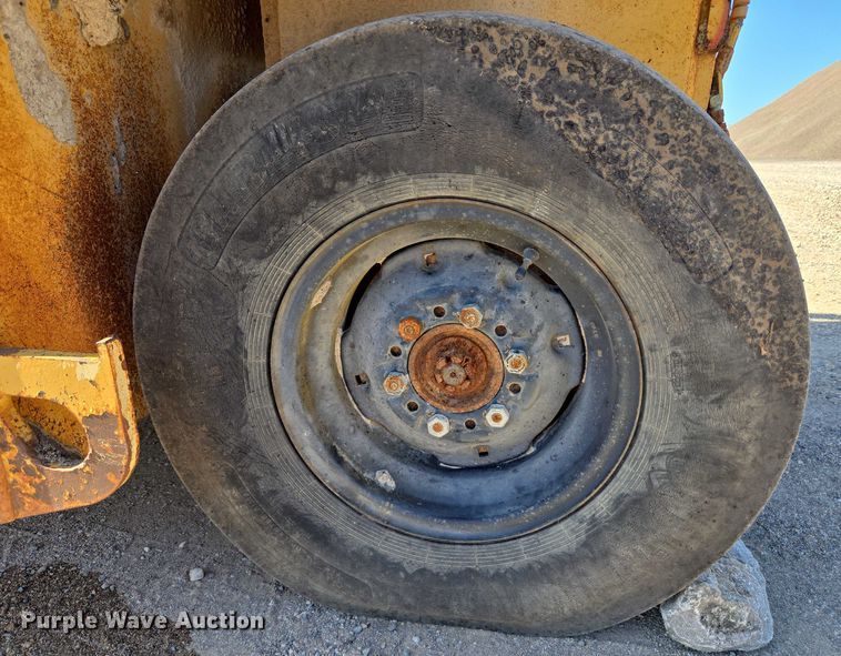 image for item DY0821 Ferguson SP912 pneumatic roller