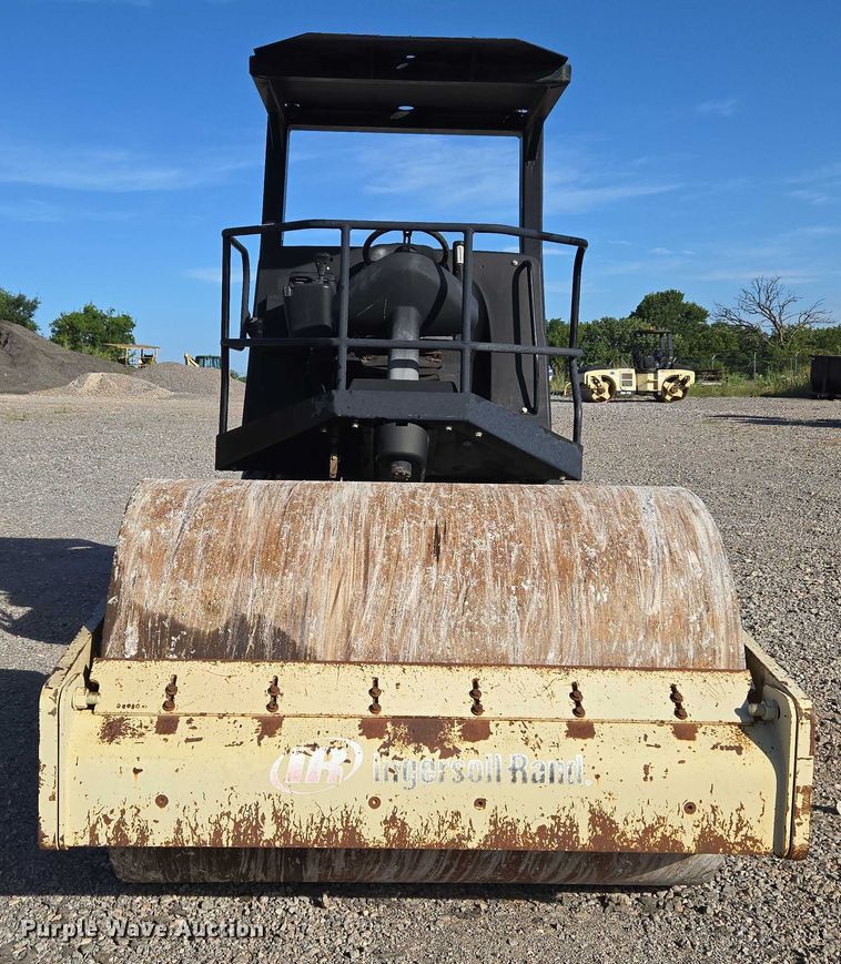image for item DY0822 Ingersoll Rand SD-77DX TF single drum vibratory roller