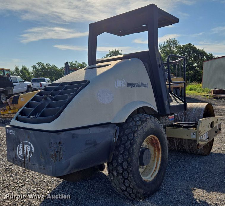 image for item DY0822 Ingersoll Rand SD-77DX TF single drum vibratory roller