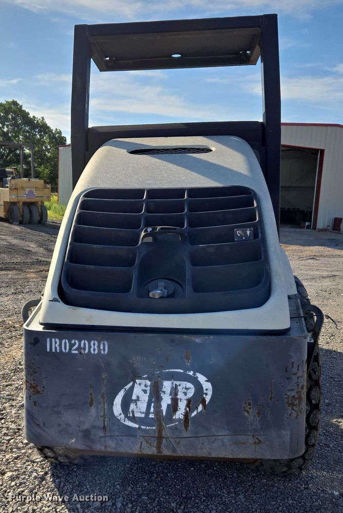 image for item DY0822 Ingersoll Rand SD-77DX TF single drum vibratory roller