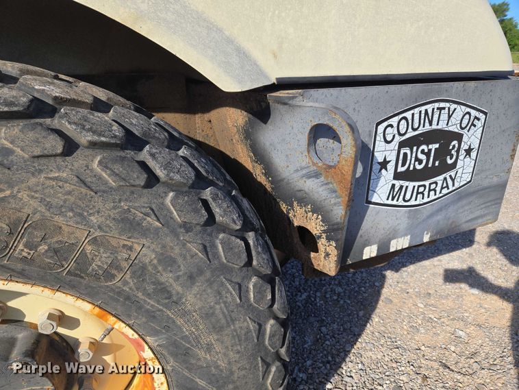 image for item DY0822 Ingersoll Rand SD-77DX TF single drum vibratory roller