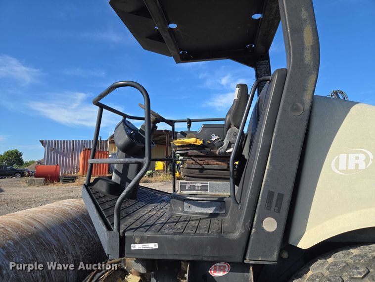image for item DY0822 Ingersoll Rand SD-77DX TF single drum vibratory roller