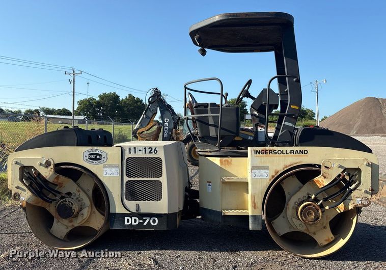 image for item DY0823 1998 Ingersoll Rand DD-70 double drum vibratory roller