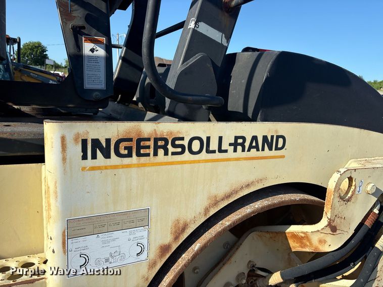 image for item DY0823 1998 Ingersoll Rand DD-70 double drum vibratory roller