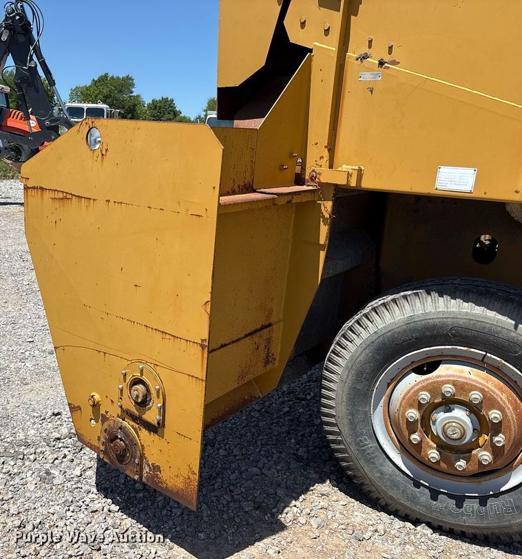 image for item DY0824 Etnyre chip spreader