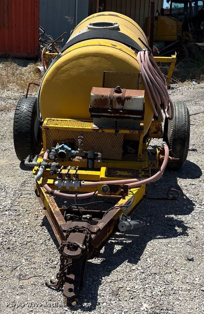 image for item DY0825 Red Ewald 300 sprayer