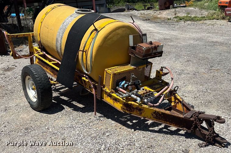 image for item DY0825 Red Ewald 300 sprayer