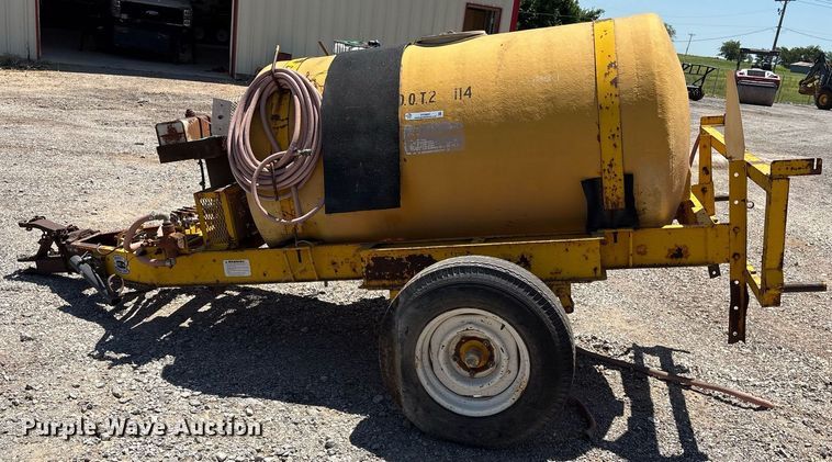 image for item DY0825 Red Ewald 300 sprayer