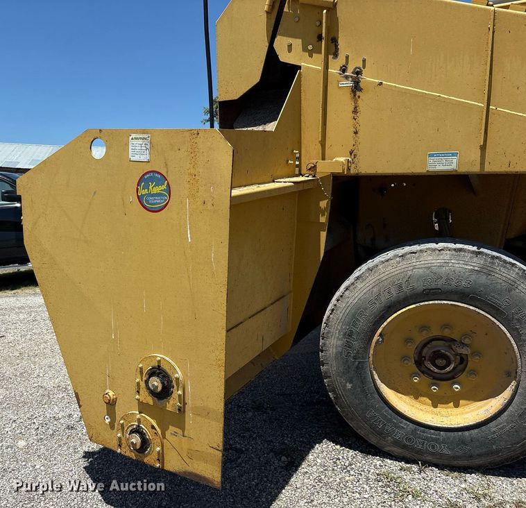 image for item DY0828 Etnyre chip spreader