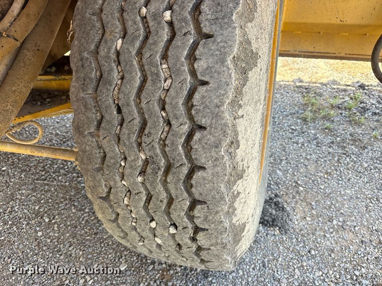 image for item DY0828 Etnyre chip spreader