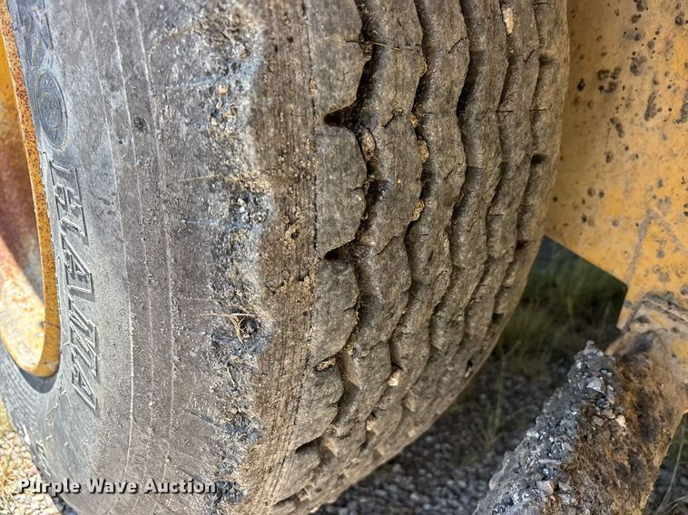 image for item DY0828 Etnyre chip spreader