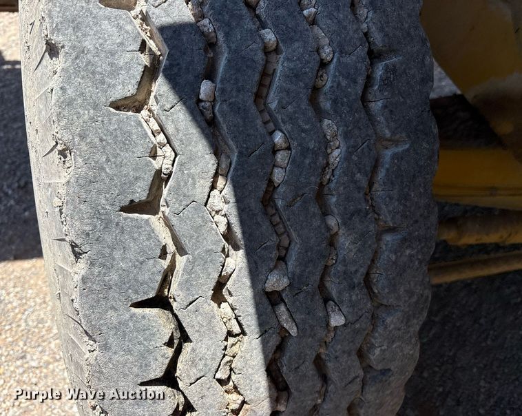 image for item DY0828 Etnyre chip spreader