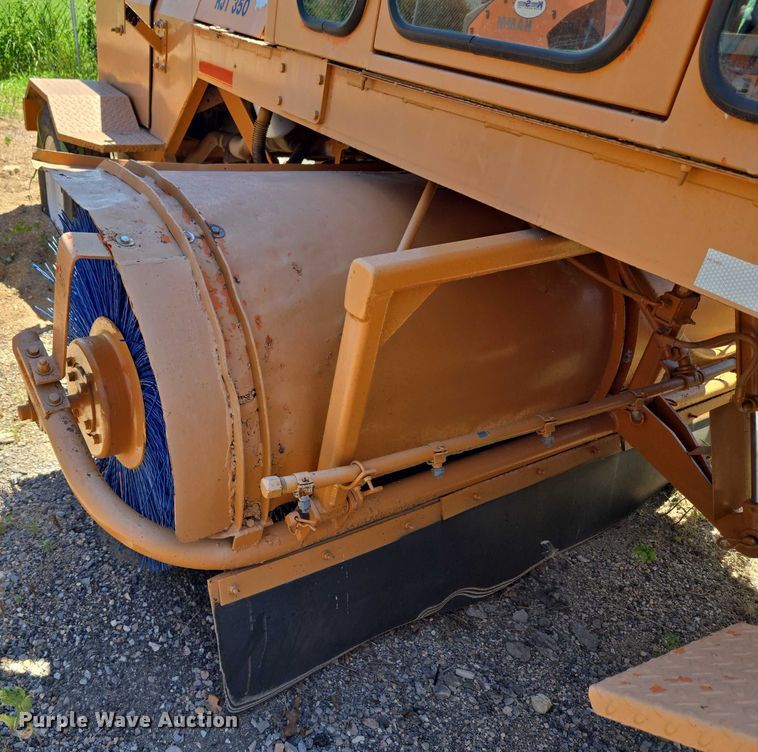 image for item DY0829 Broce RJT350 broom