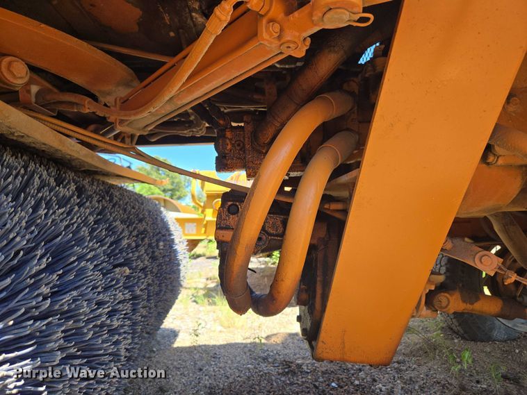 image for item DY0829 Broce RJT350 broom