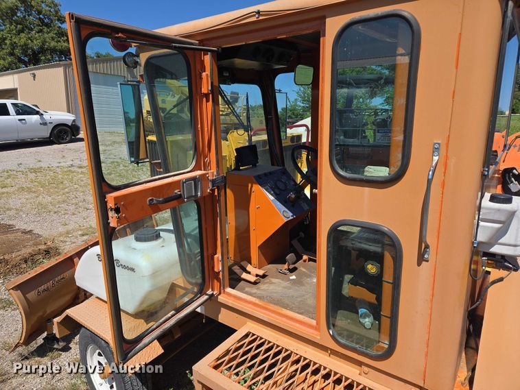 image for item DY0829 Broce RJT350 broom