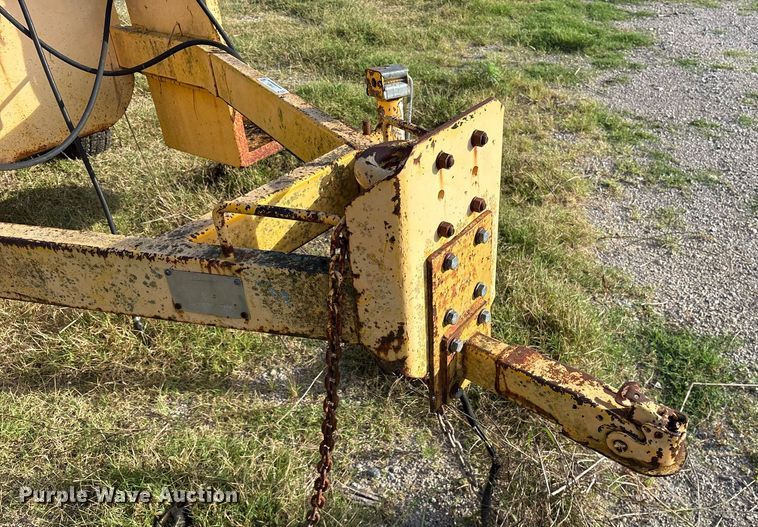 image for item DY0831 1997 SMCI SGS-275 pothole patcher