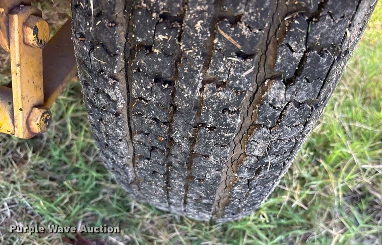 image for item DY0831 1997 SMCI SGS-275 pothole patcher