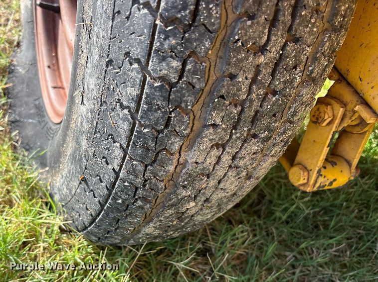 image for item DY0831 1997 SMCI SGS-275 pothole patcher