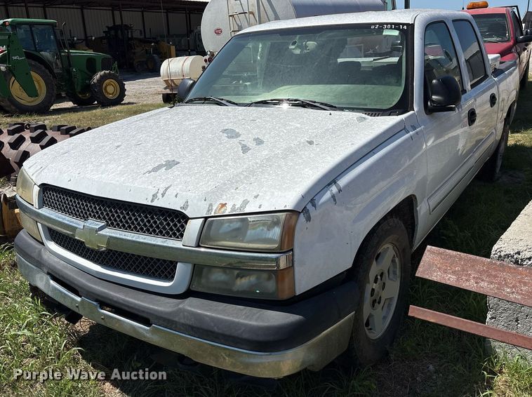 image for item DY0833 2005 Chevrolet Silverado 1500 Crew Cab pickup truck