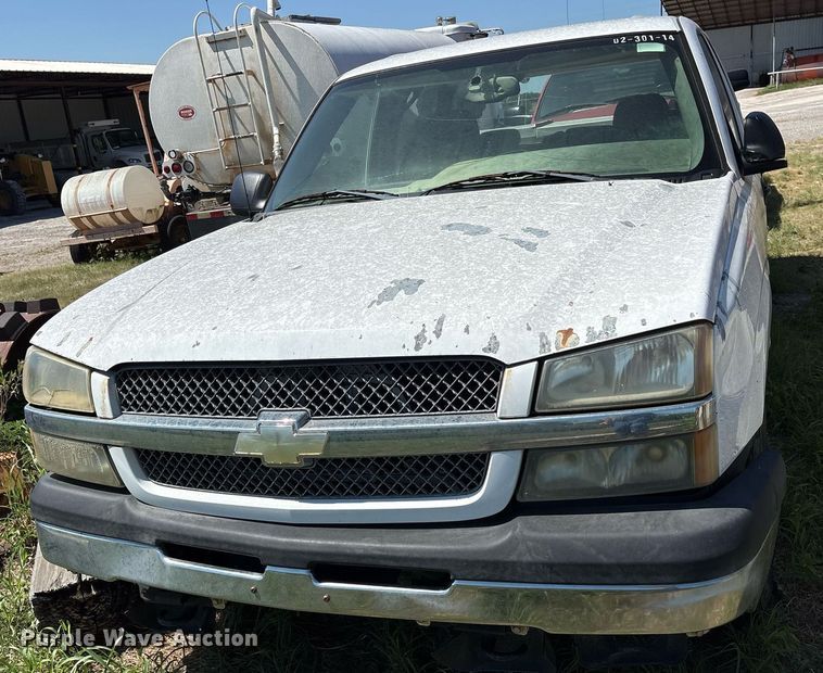 image for item DY0833 2005 Chevrolet Silverado 1500 Crew Cab pickup truck