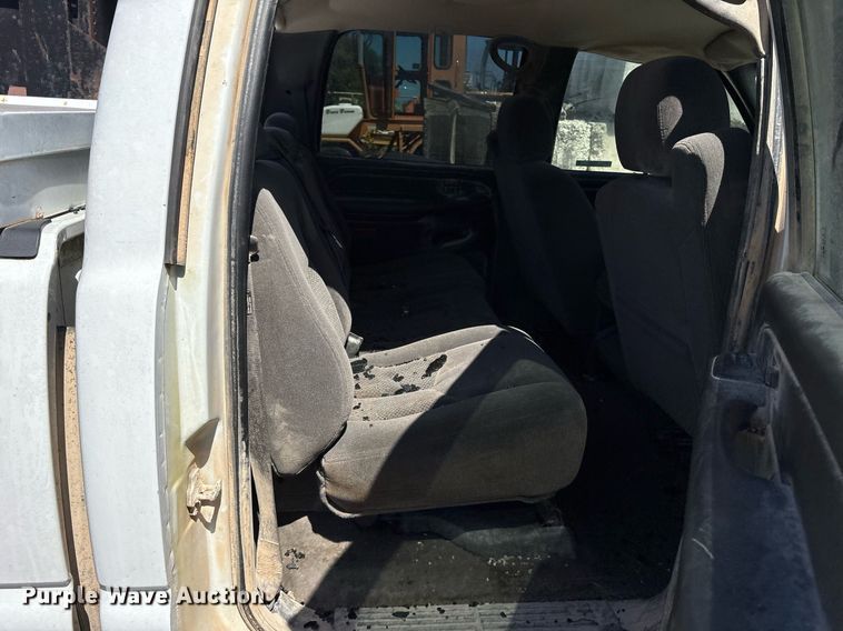 image for item DY0833 2005 Chevrolet Silverado 1500 Crew Cab pickup truck