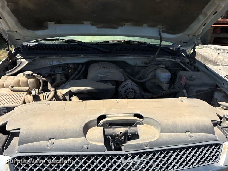 image for item DY0833 2005 Chevrolet Silverado 1500 Crew Cab pickup truck