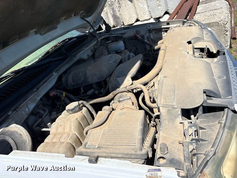 image for item DY0833 2005 Chevrolet Silverado 1500 Crew Cab pickup truck