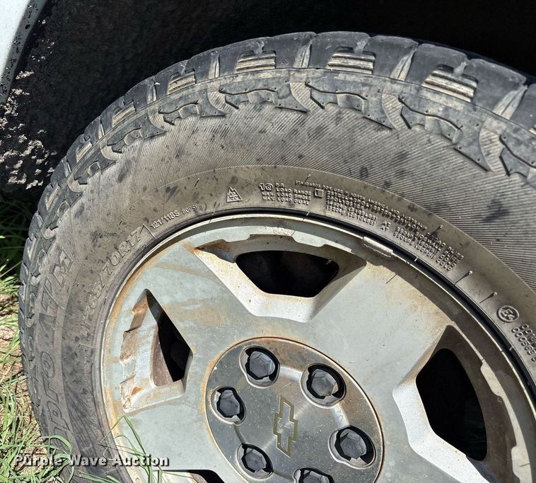 image for item DY0833 2005 Chevrolet Silverado 1500 Crew Cab pickup truck