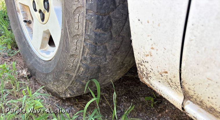 image for item DY0833 2005 Chevrolet Silverado 1500 Crew Cab pickup truck