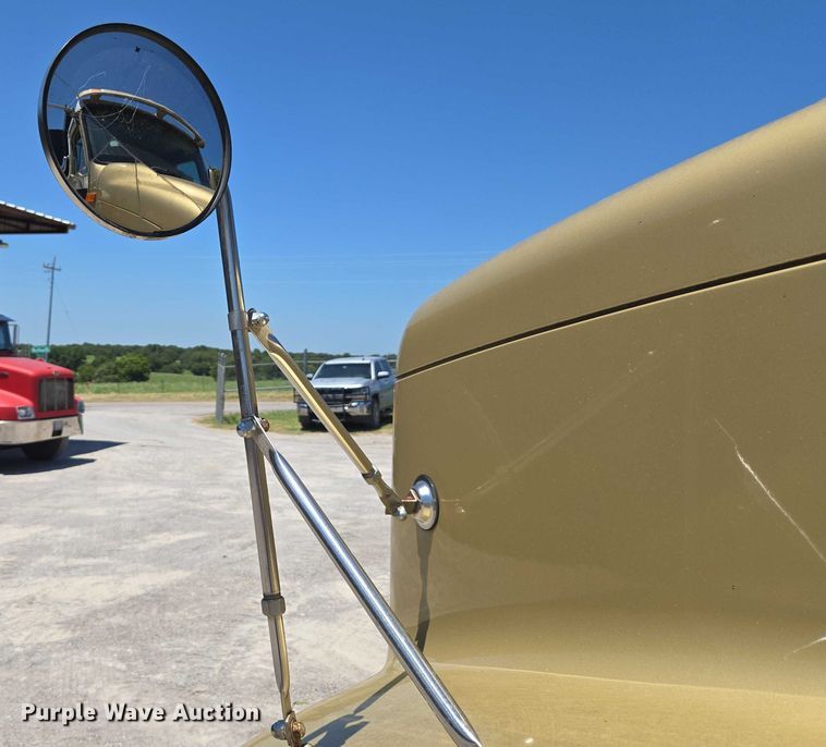 image for item DY0835 2002 International 9200i dump truck