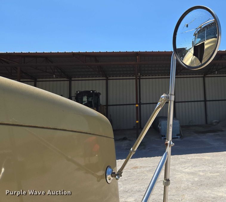 image for item DY0835 2002 International 9200i dump truck