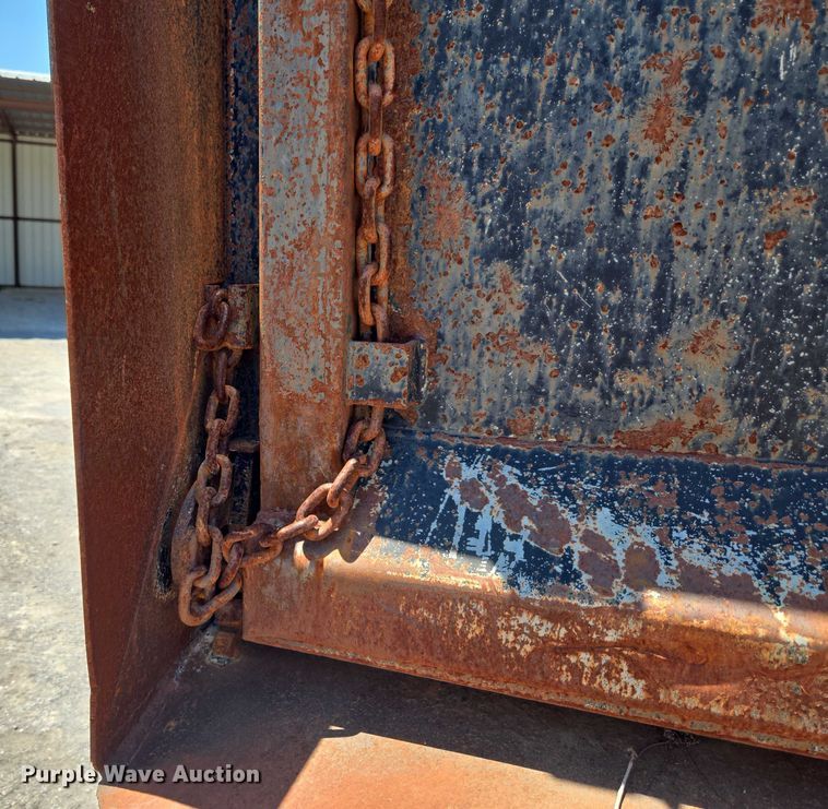 image for item DY0835 2002 International 9200i dump truck