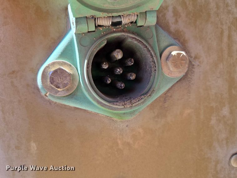 image for item DY0835 2002 International 9200i dump truck