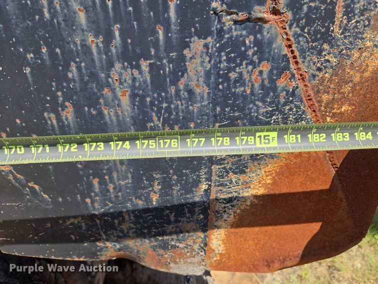 image for item DY0835 2002 International 9200i dump truck