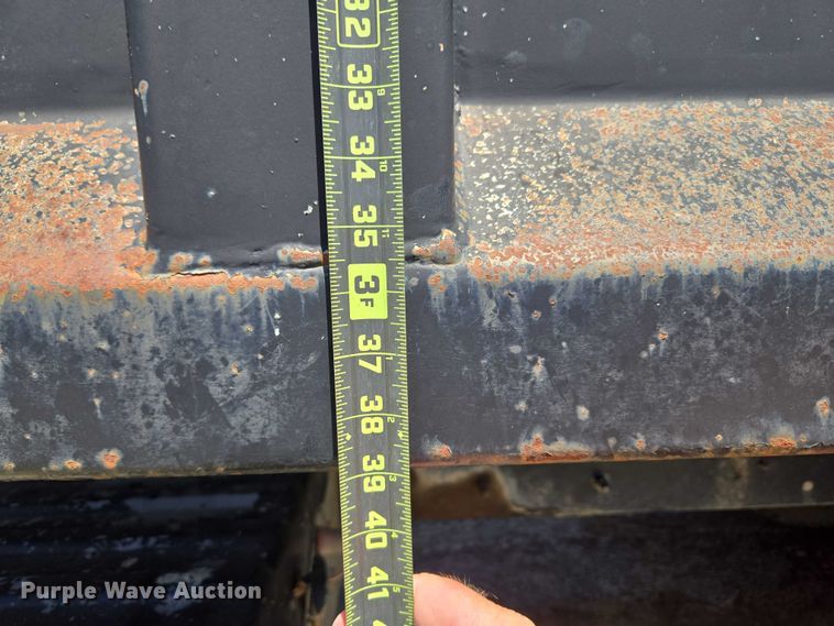 image for item DY0835 2002 International 9200i dump truck