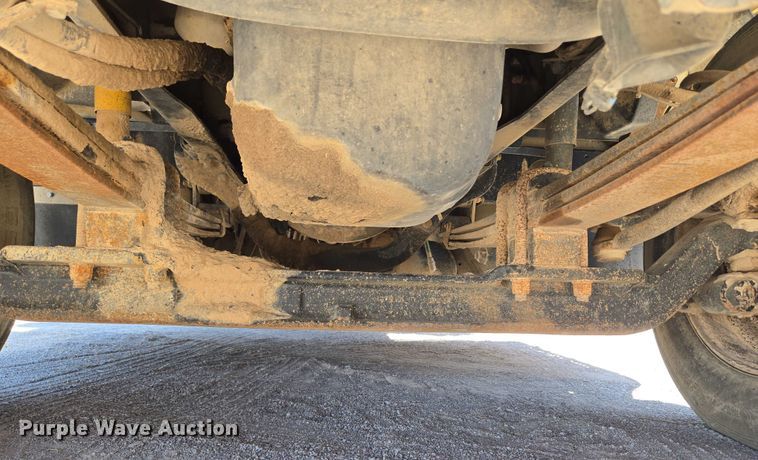 image for item DY0835 2002 International 9200i dump truck