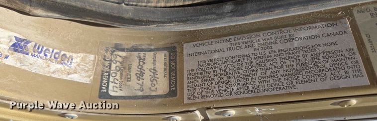 image for item DY0835 2002 International 9200i dump truck