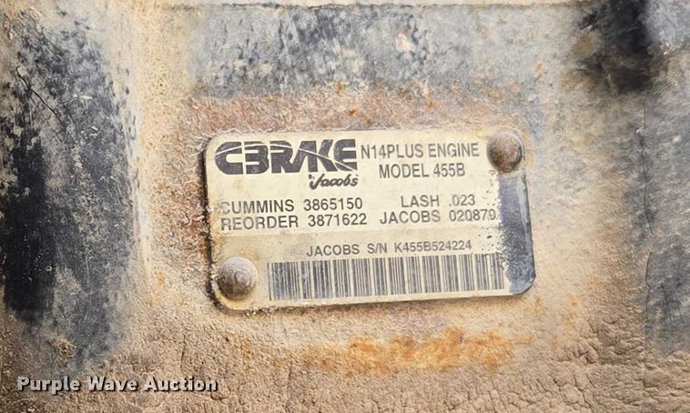 image for item DY0835 2002 International 9200i dump truck