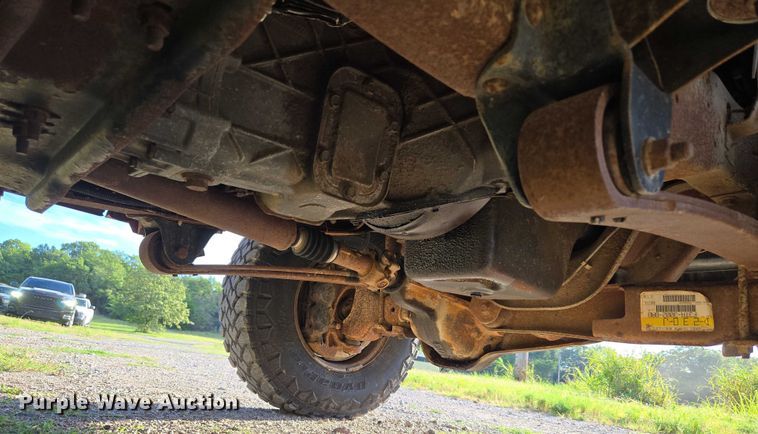 image for item DY0836 1994 Ford F250 flatbed pickup truck